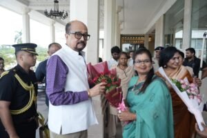 Along with her, Lavanya Das's mother also welcomed Governor Ramen Deka."